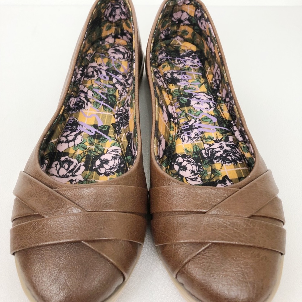 Blowfish Malibu Flats Size 8 Brown EUC